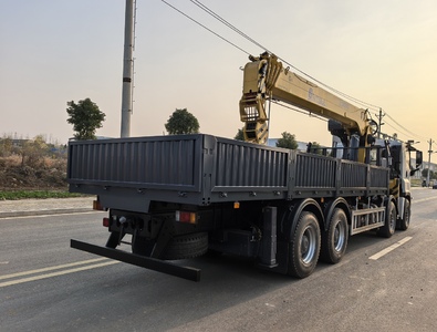 ISUZU GIGA 8×4 (44т) КМУ XCMG SQS500-5 (20т) БОРТ 8,0×2,54×0,55м